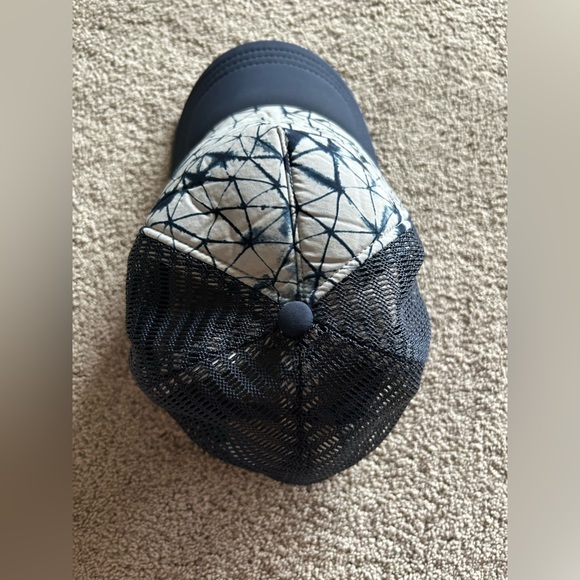 Lululemon WhatSUP Hat - Picture 4 of 5